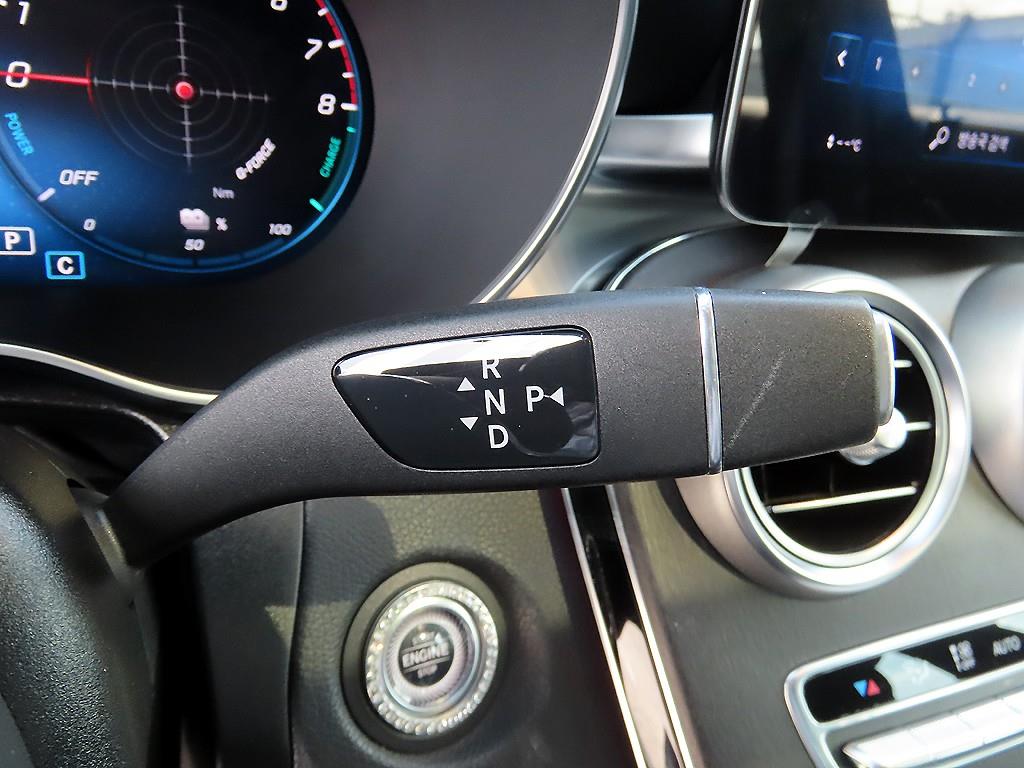 Mercedes Benz GLC Class - Vista 11