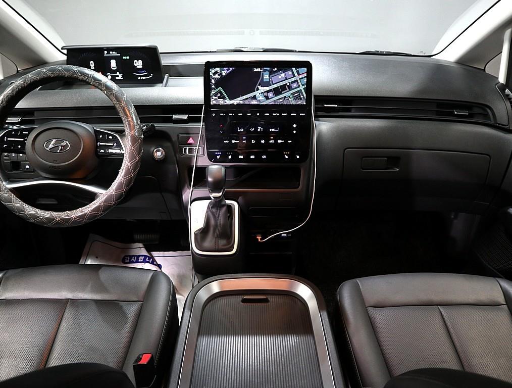 HYUNDAI Staria - Vista 5