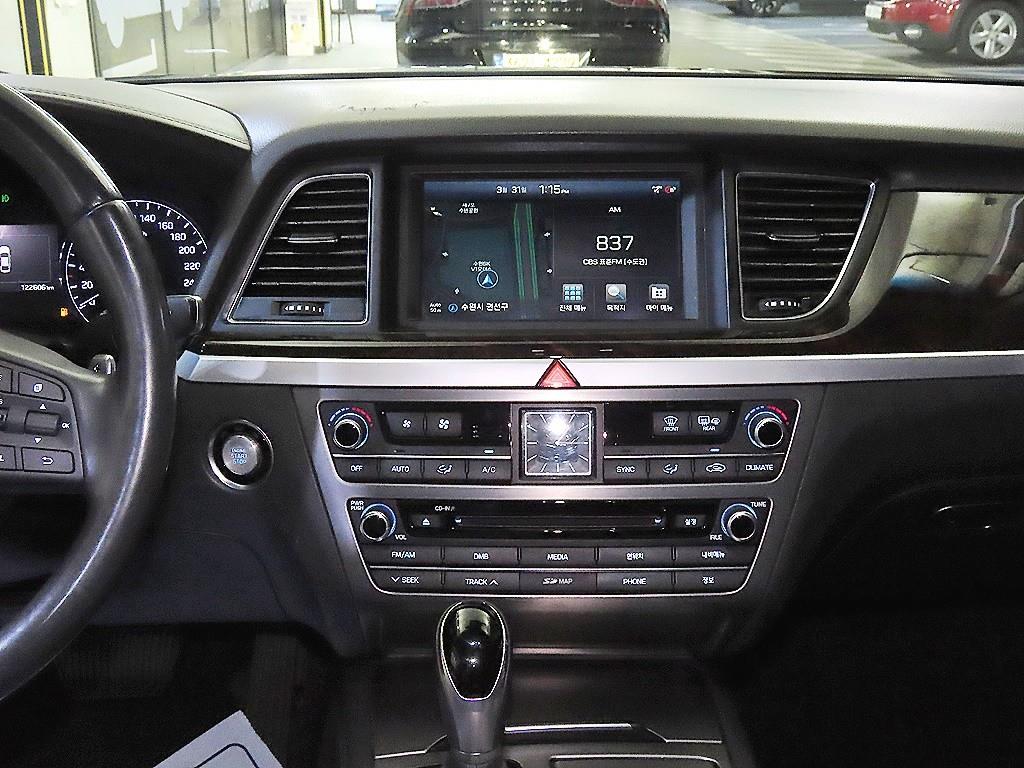 HYUNDAI Genesis - Vista 11