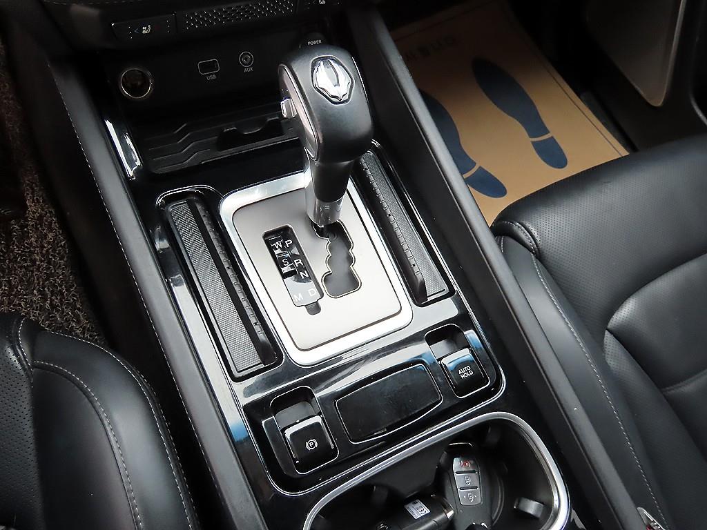 Ssangyong Rexton - Vista 10