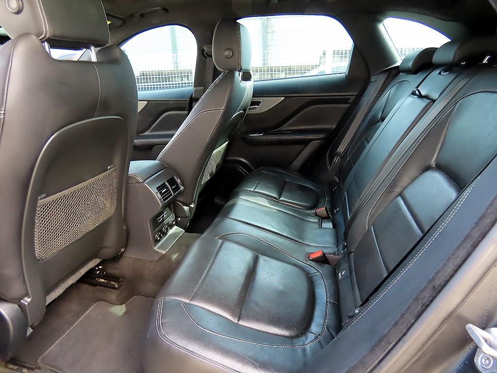 Jaguar F-PACE - Vista 6