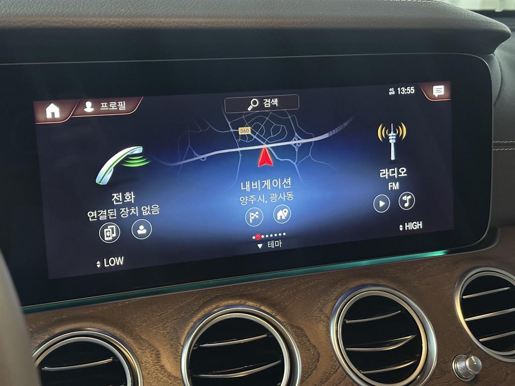 Mercedes Benz E class - Vista 11