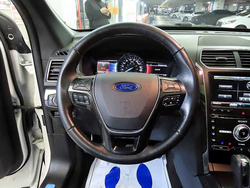 Ford Explorer - Vista 8