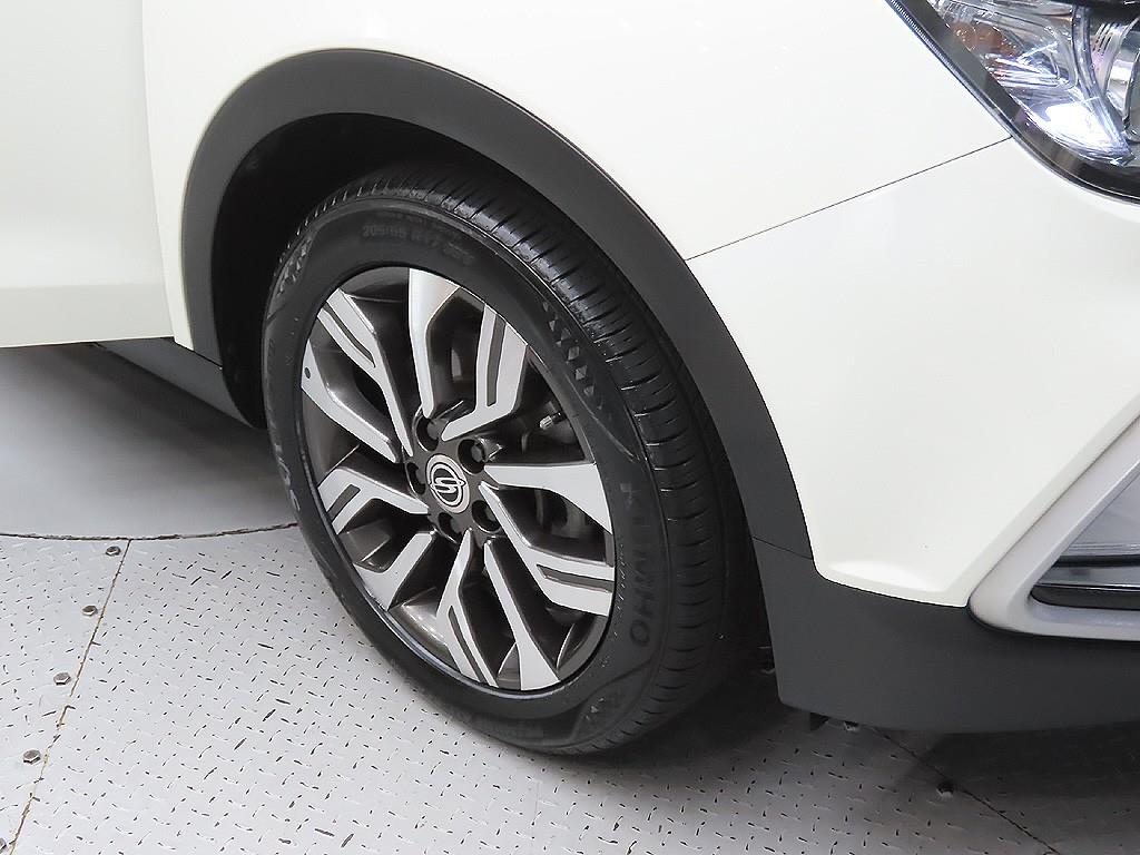 Ssangyong Tivoli - Vista 9