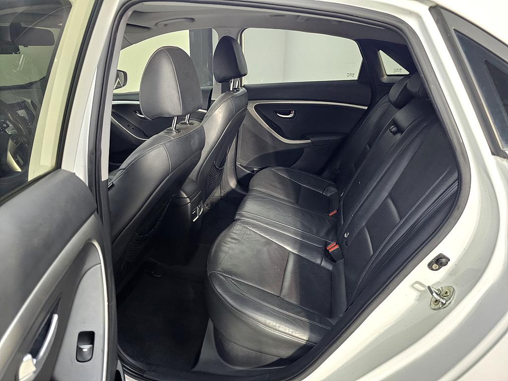 HYUNDAI i30 - Vista 9