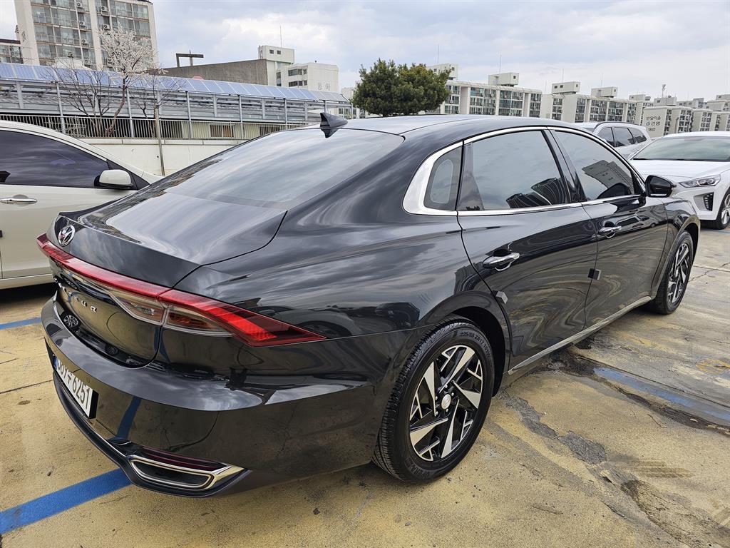 HYUNDAI Grandeur - Vista 6