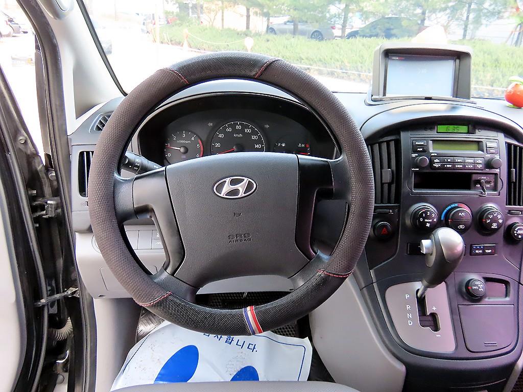HYUNDAI Starex - Vista 9