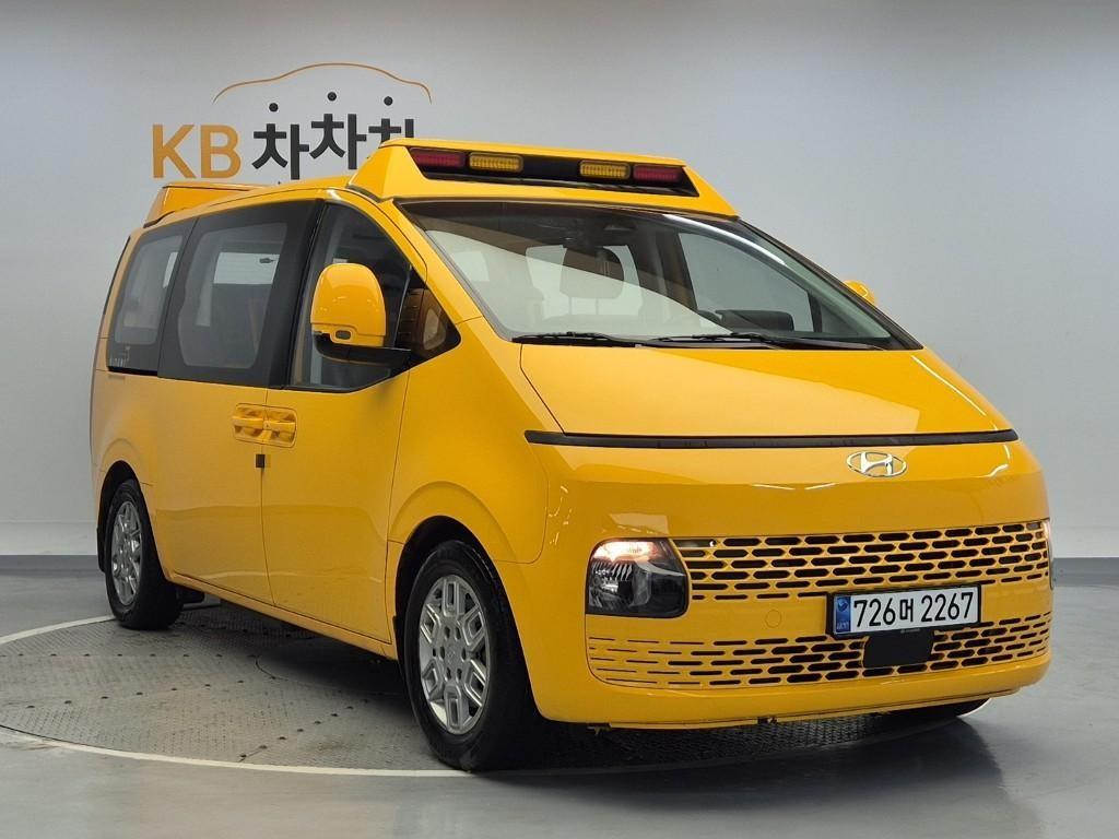 HYUNDAI Staria - Vista 4