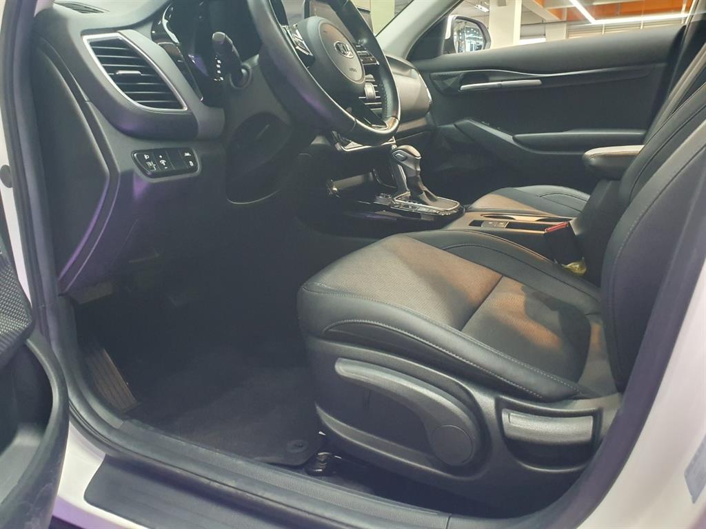 KIA Seltos - Vista 6