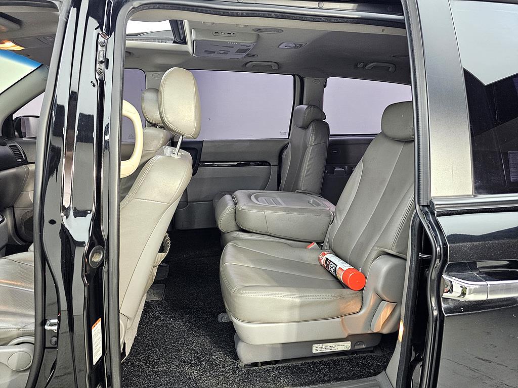 KIA Carnival - Vista 9