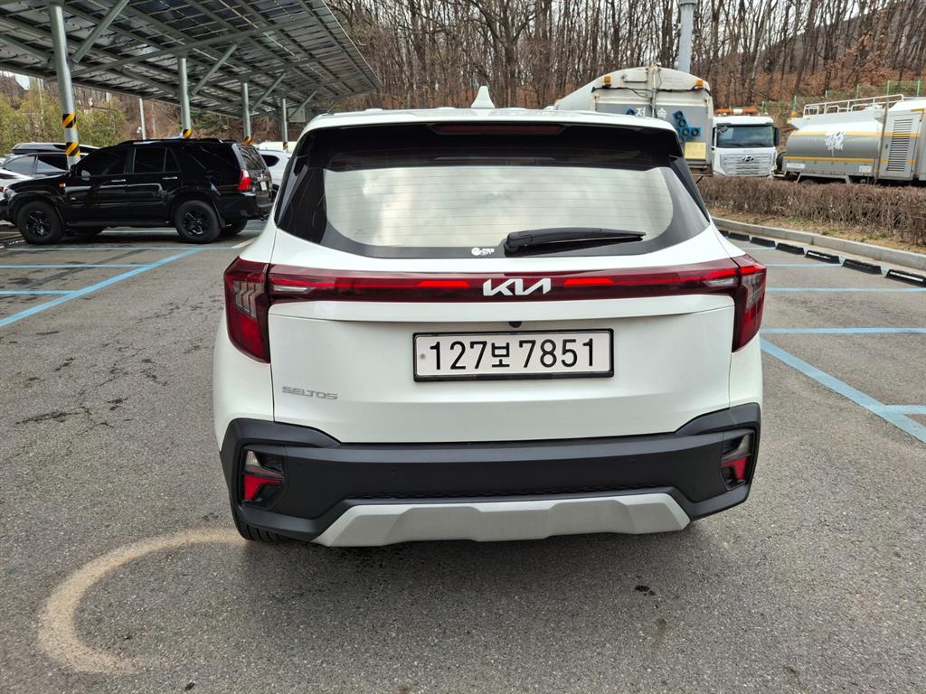KIA Seltos - Vista 4