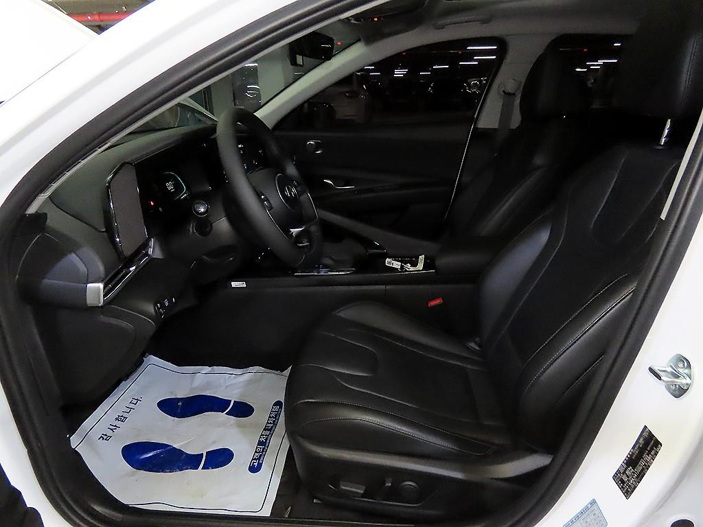 HYUNDAI Avante - Vista 6