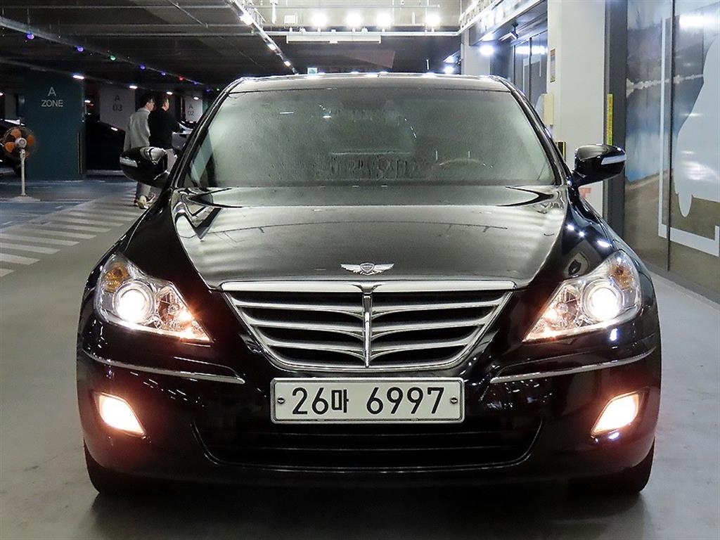 HYUNDAI Genesis - Vista 2