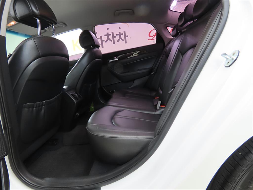 HYUNDAI Sonata - Vista 6