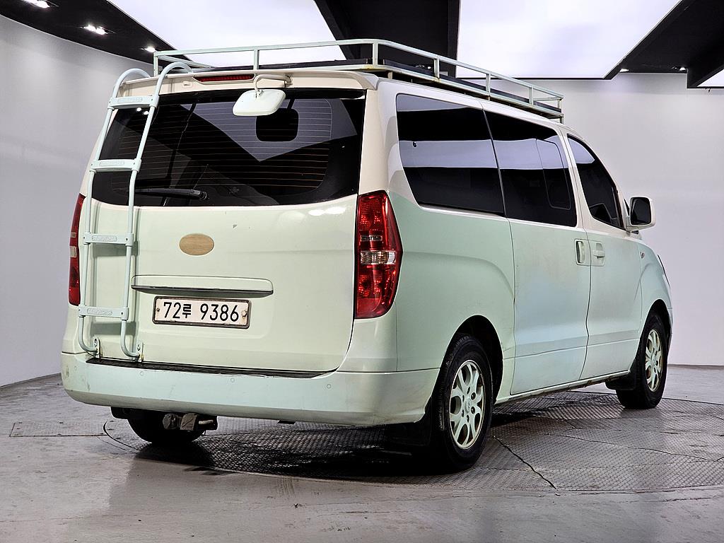 HYUNDAI Starex - Vista 4