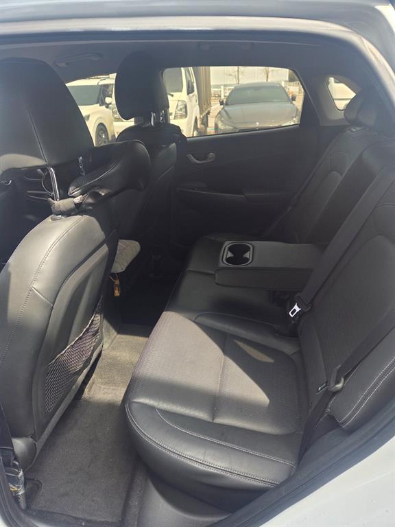 HYUNDAI Kona - Vista 5