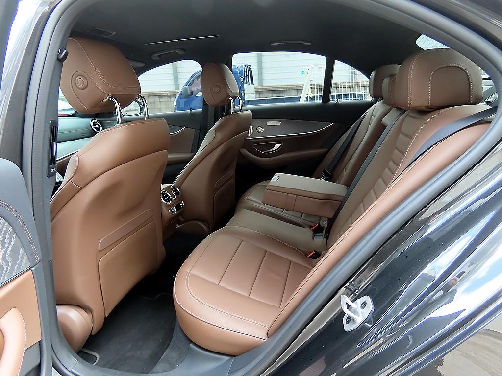 Mercedes Benz E class - Vista 6