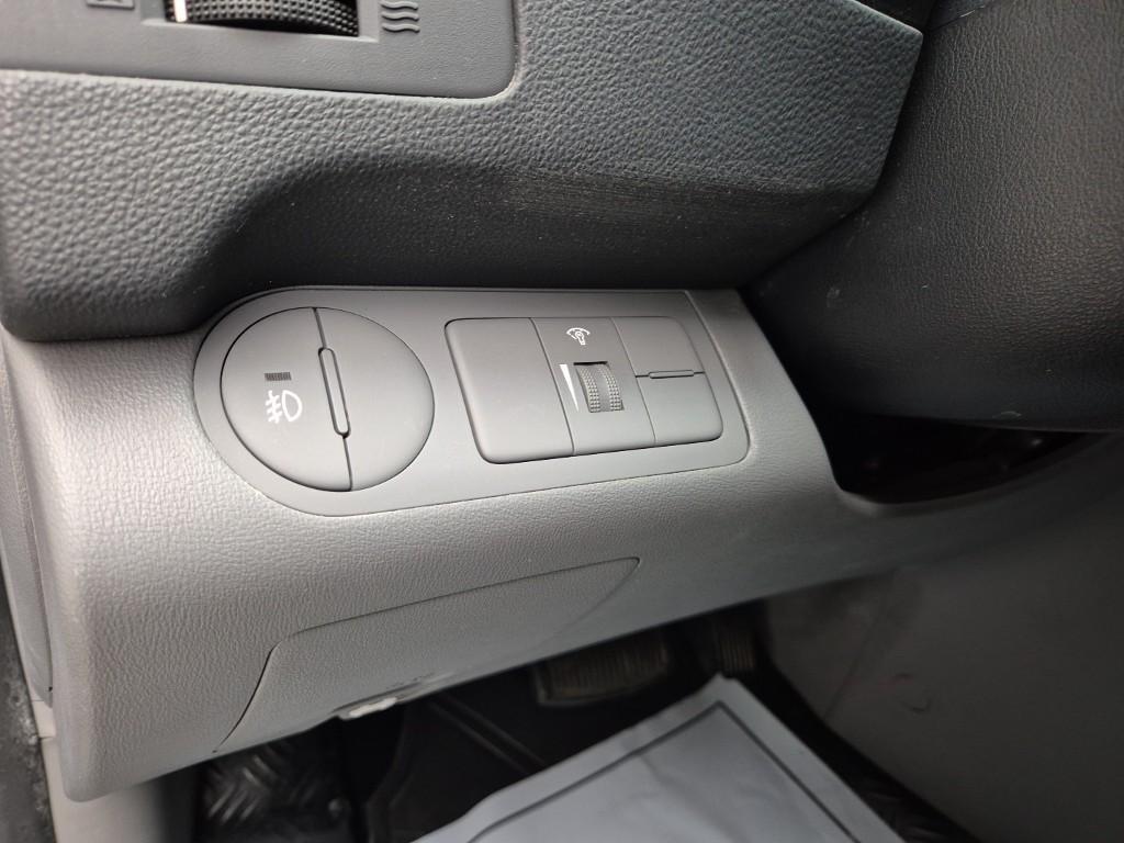 HYUNDAI Starex - Vista 12