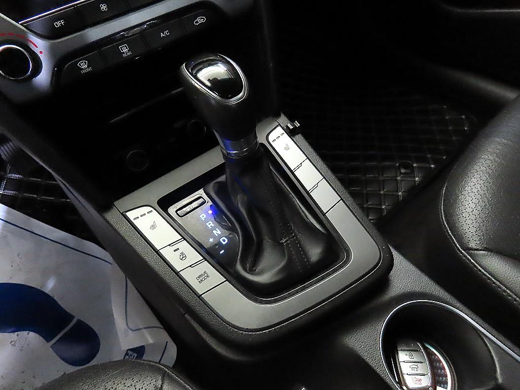 HYUNDAI Avante - Vista 12