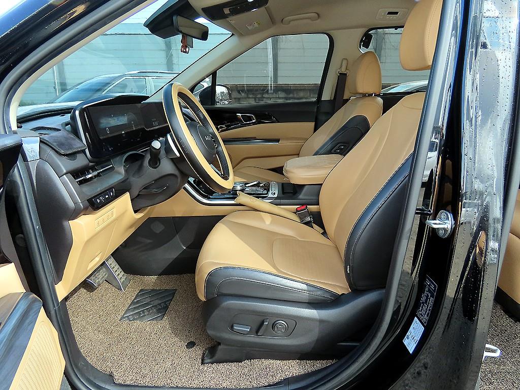 KIA Carnival - Vista 5