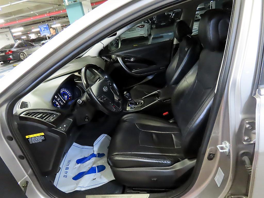 HYUNDAI Grandeur - Vista 6