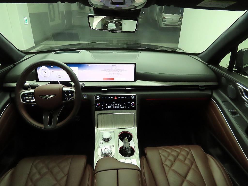 Genesis GV80 - Vista 8