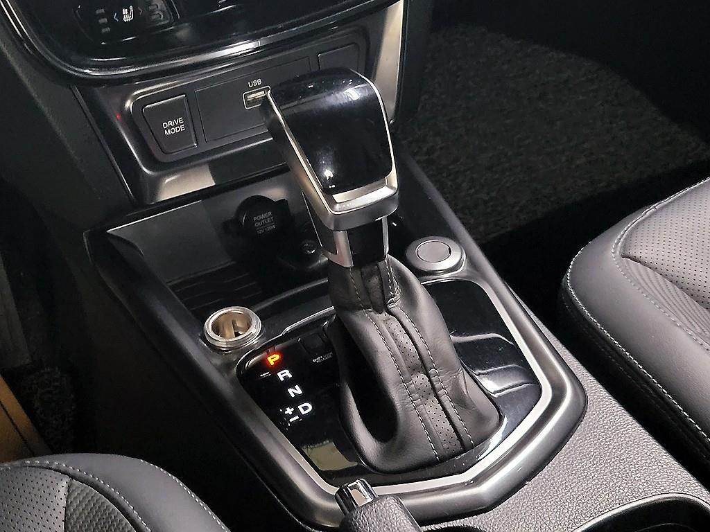 Ssangyong Tivoli - Vista 12