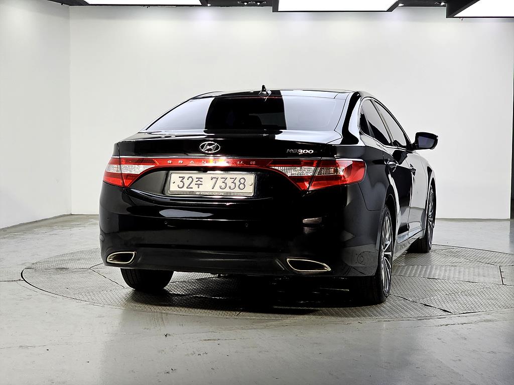 HYUNDAI Grandeur - Vista 3