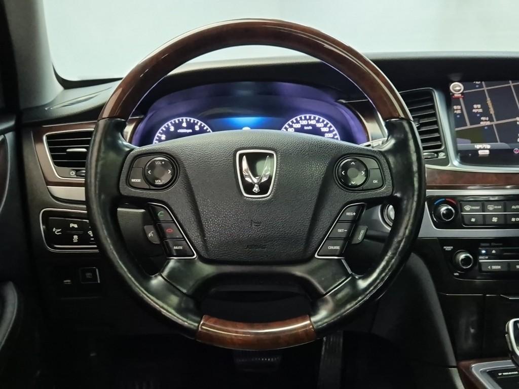 HYUNDAI Equus - Vista 9