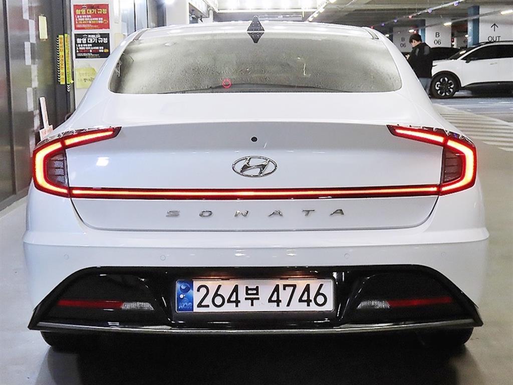 HYUNDAI Sonata - Vista 5