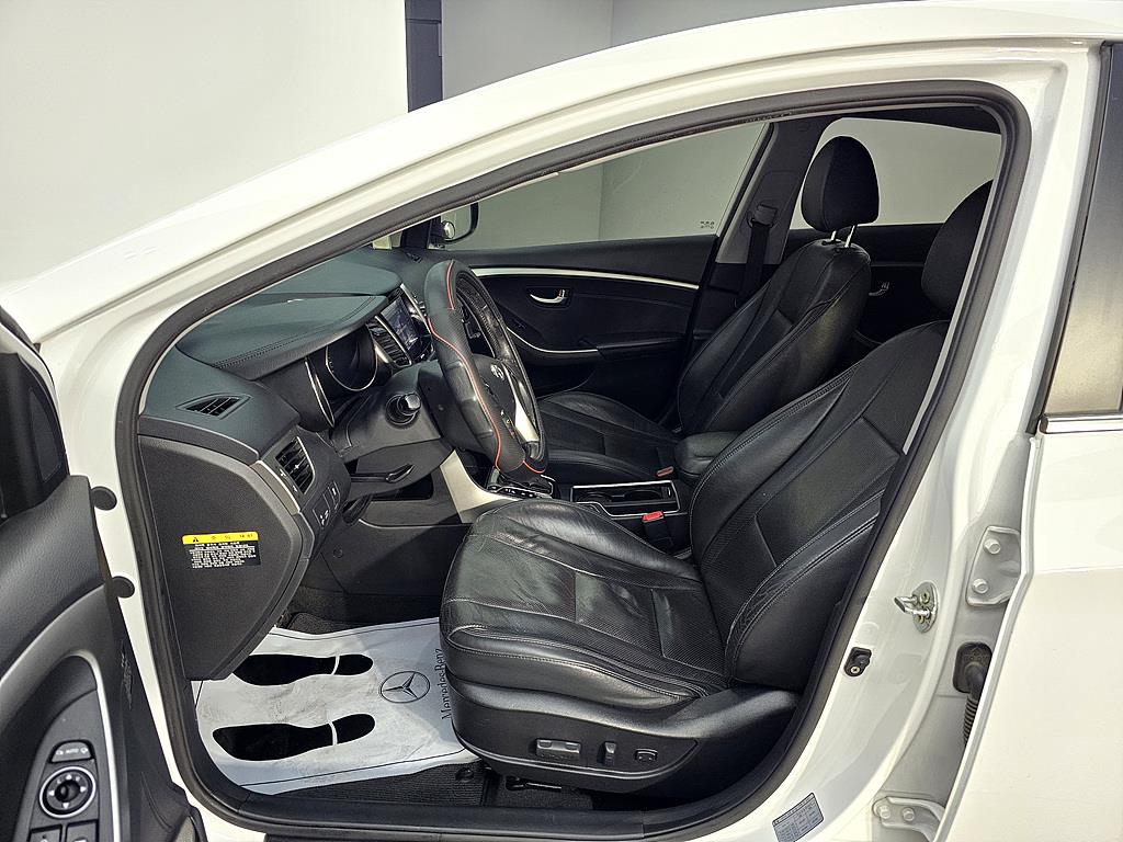 HYUNDAI i30 - Vista 8