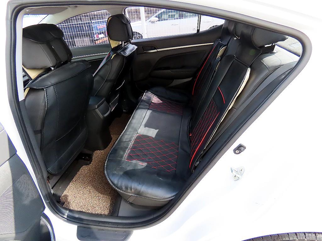 HYUNDAI Avante - Vista 6