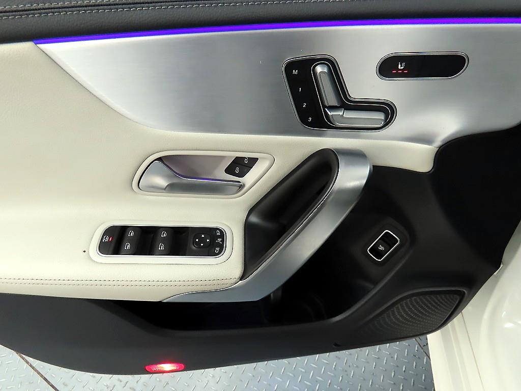 Mercedes Benz CLA Class - Vista 11