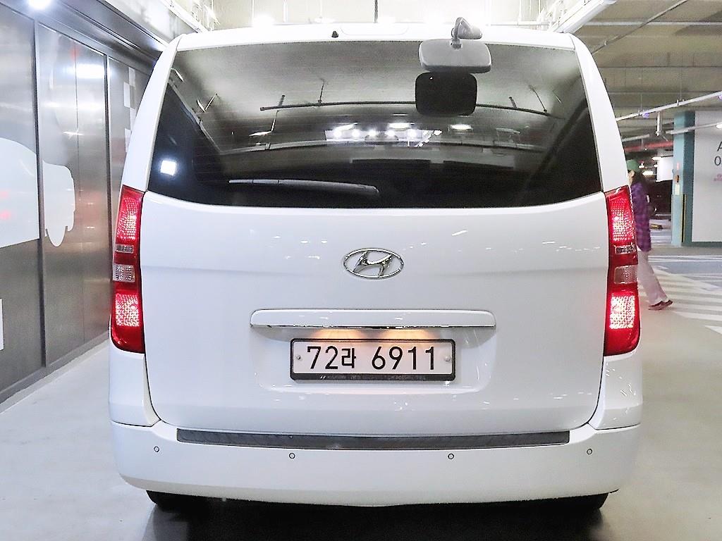 HYUNDAI Starex - Vista 5