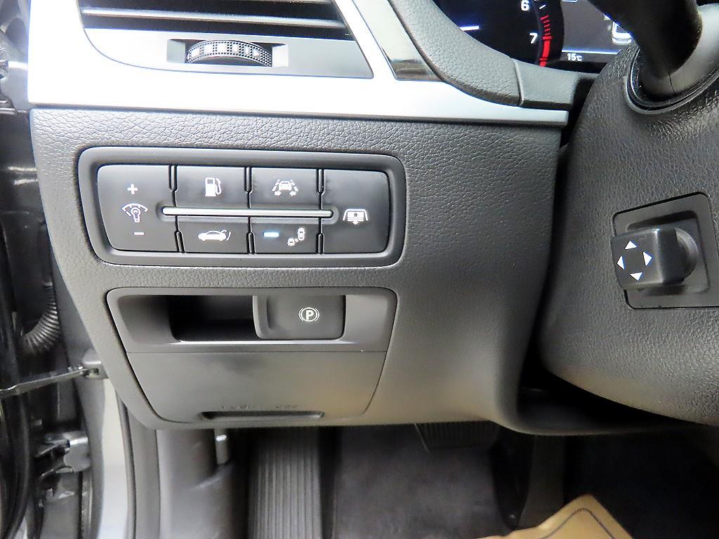 Genesis G80 - Vista 12