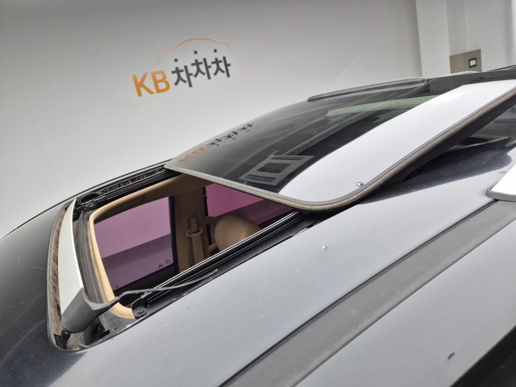 KIA Carnival - Vista 12