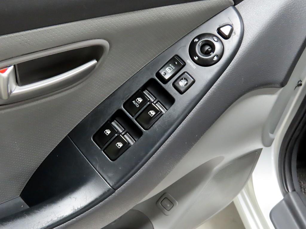 HYUNDAI Avante - Vista 11