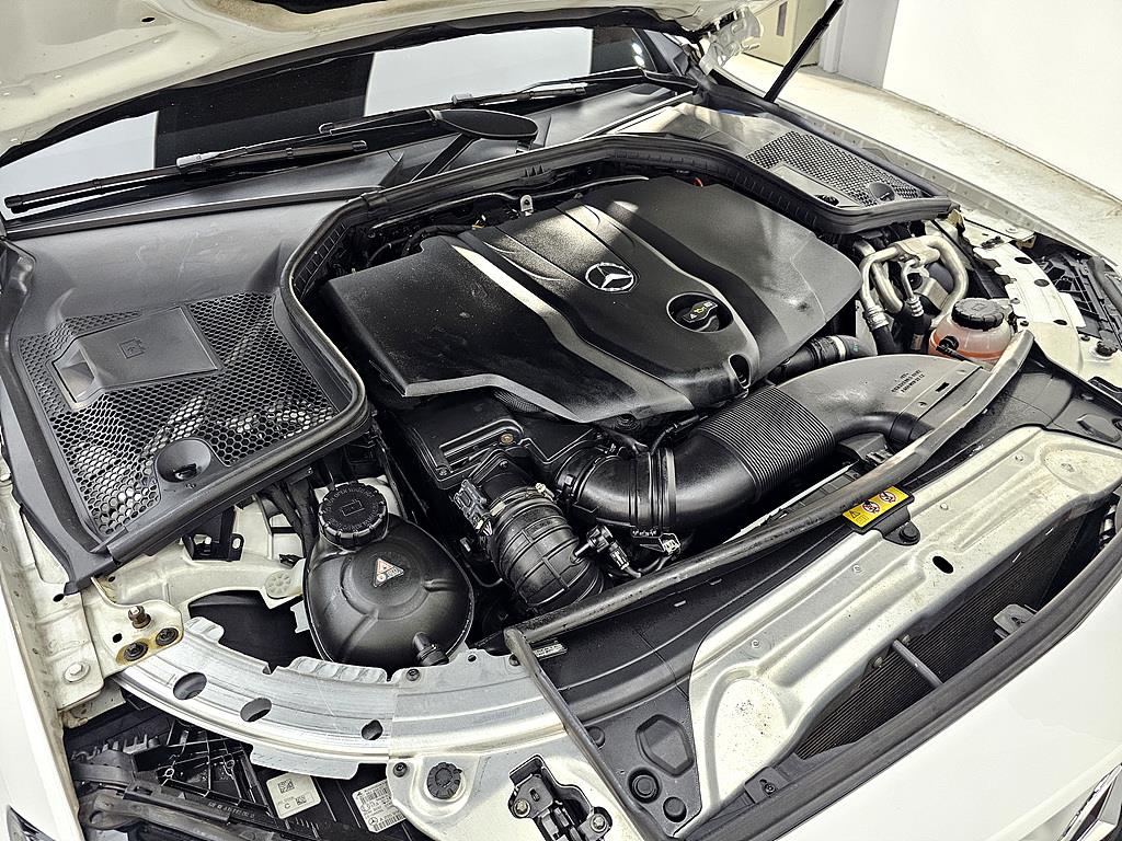 Mercedes Benz C Class - Vista 6