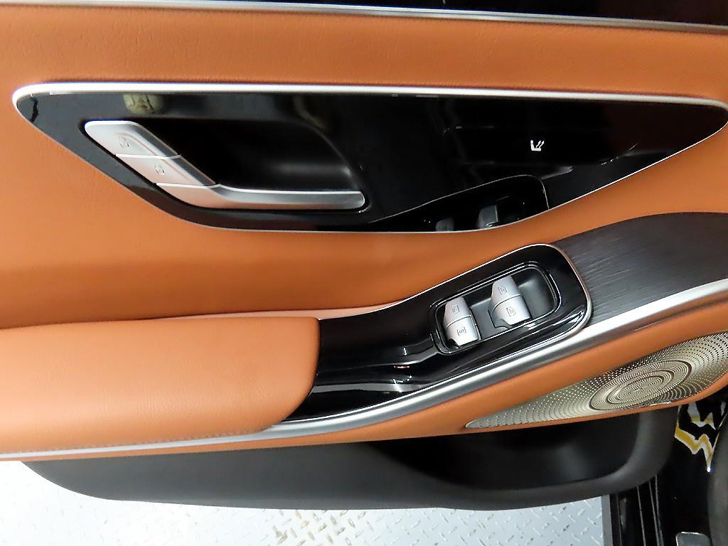 Mercedes Benz S Class - Vista 12