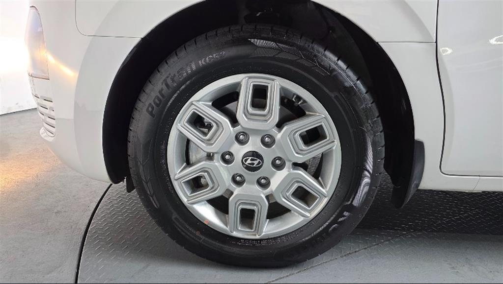 HYUNDAI Staria - Vista 5