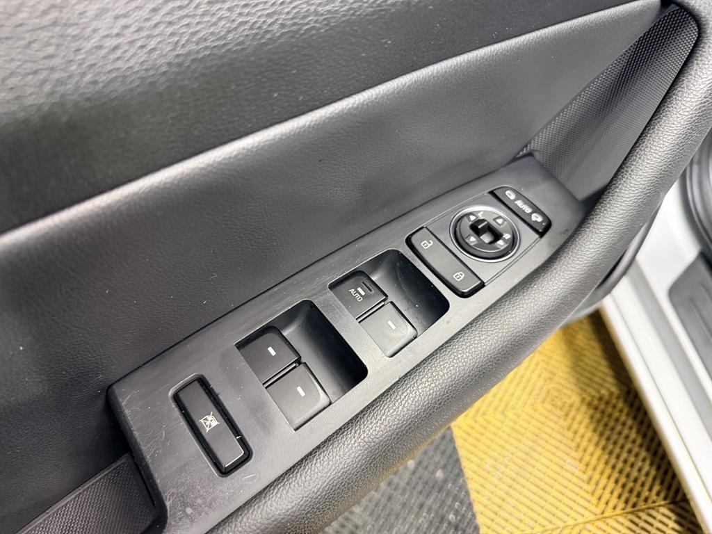 HYUNDAI Sonata - Vista 8