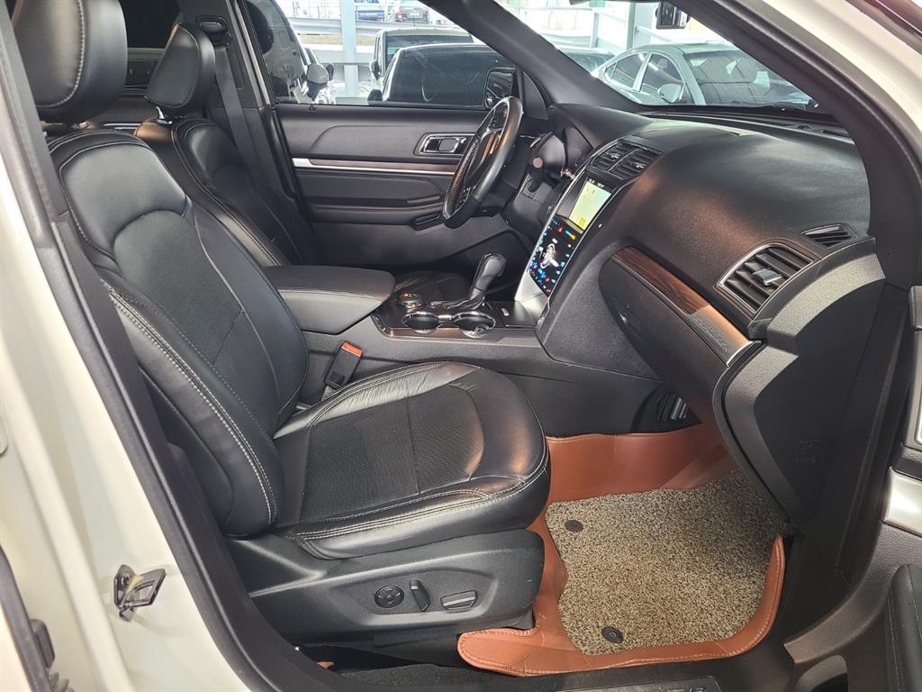 Ford Explorer - Vista 8