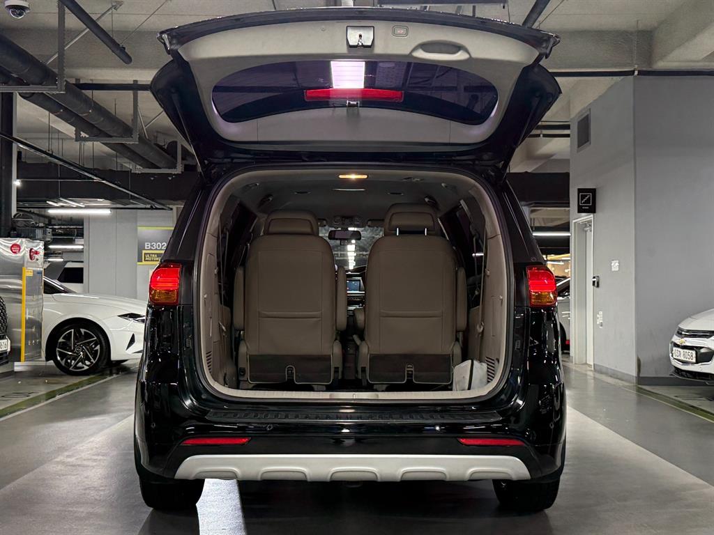 KIA Carnival - Vista 6