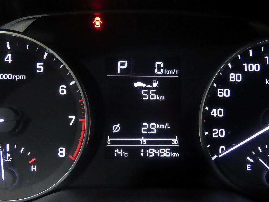 HYUNDAI Avante - Vista 9