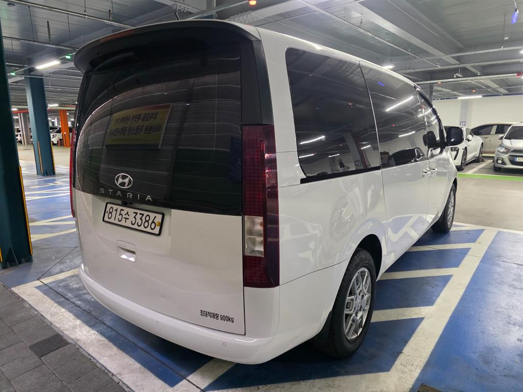 HYUNDAI Staria - Vista 6