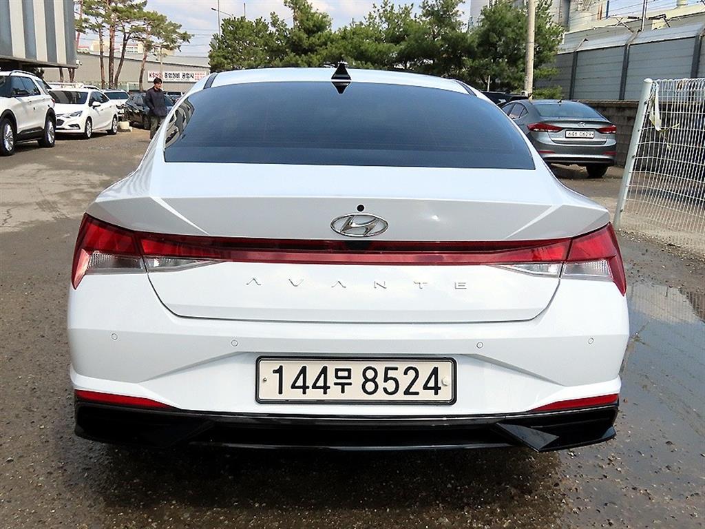 HYUNDAI Avante - Vista 4