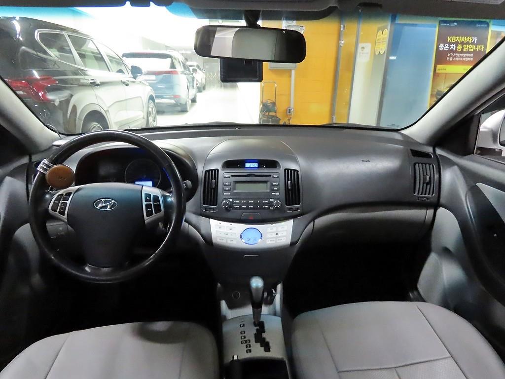 HYUNDAI Avante - Vista 7