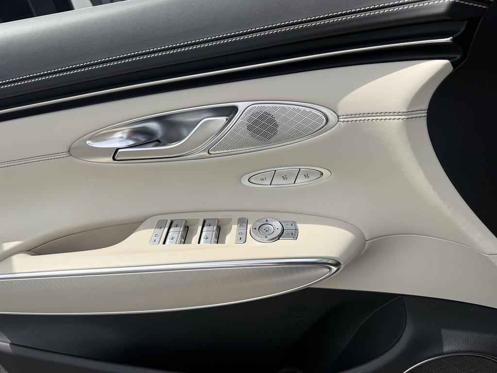 Genesis GV70 - Vista 11