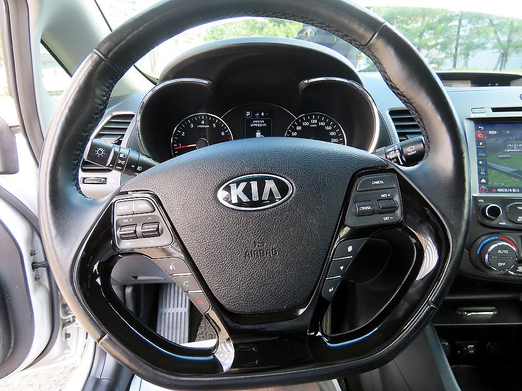 KIA K3 - Vista 8