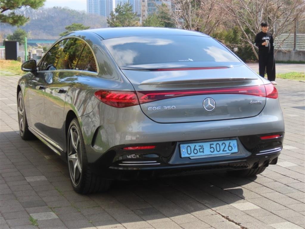 Mercedes Benz EQE - Vista 7